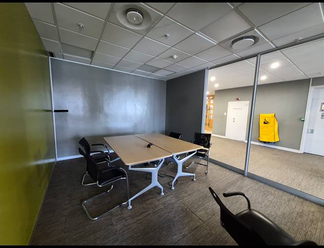 1,550M² OFFICE TO LET IN SANDTON CENTRAL